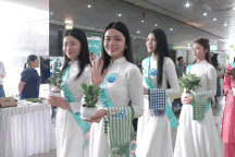 Hoa hậu Bảo Ngọc cùng 60 "mỹ nhân" mang cây đến Ngày hội sống xanh ở TPHCM