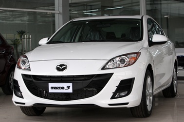 Mazda3 nhập khẩu chính hãng giá hơn 760 triệu đồng