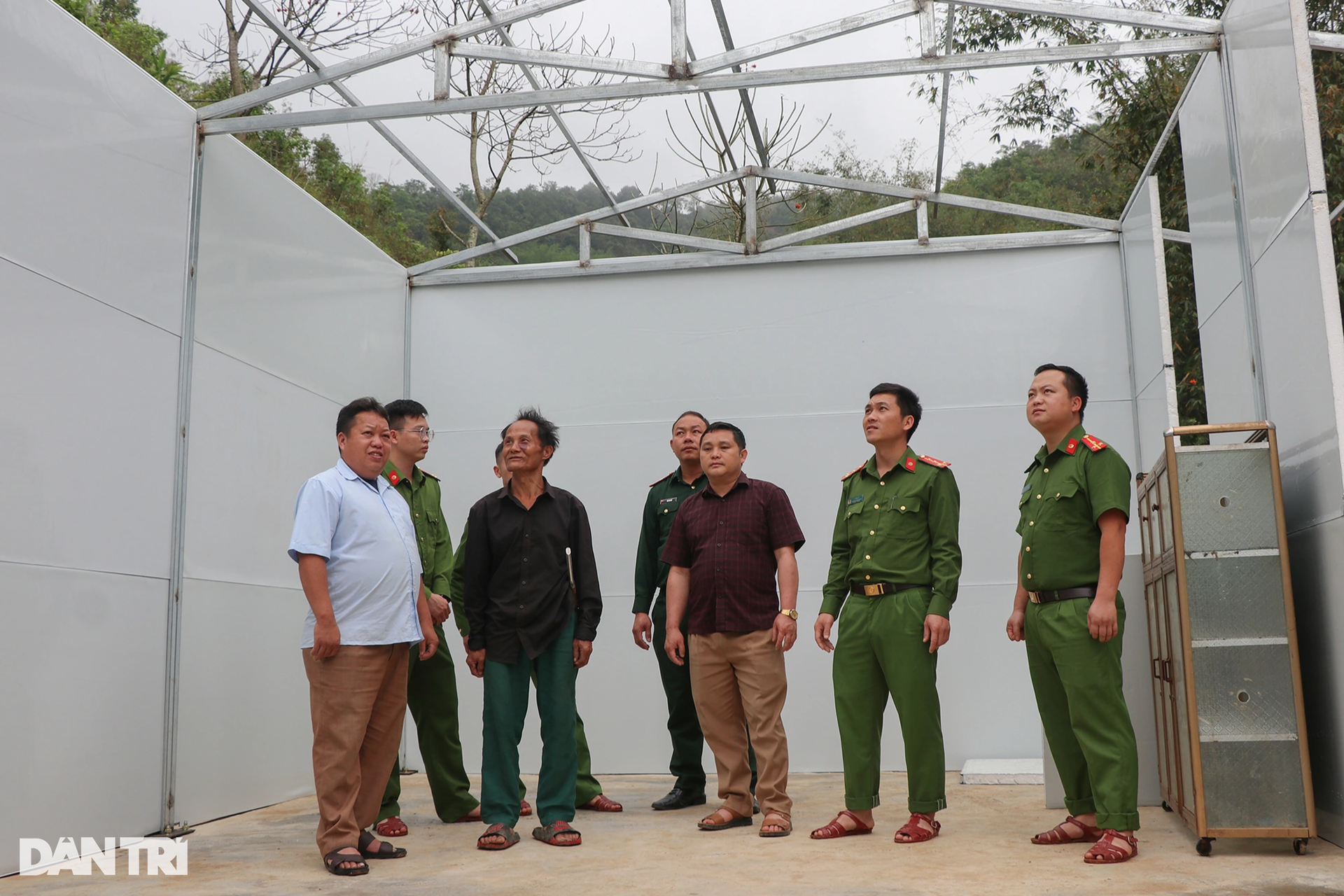 Kỳ 2: Giữ được vợ nhờ... nhà công an - 3 Kỳ 2: Giữ được vợ nhờ... nhà công an - 3