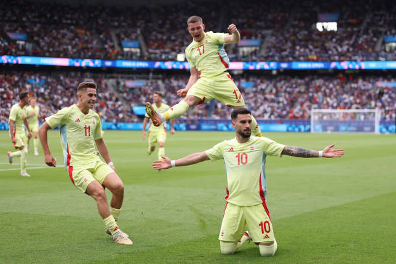 paris-france-alex-baena-of-team-spain-celebrates-scoring-his-teams-third-goal-during-the-mens.jpg