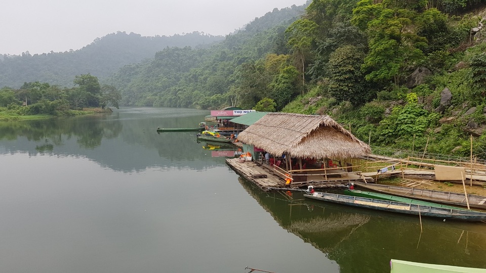 Bà con Đan Lai sẽ không lên nương rẫy để đi bầu cử sớm - 5 Bà con Đan Lai sẽ không lên nương rẫy để đi bầu cử sớm - 5