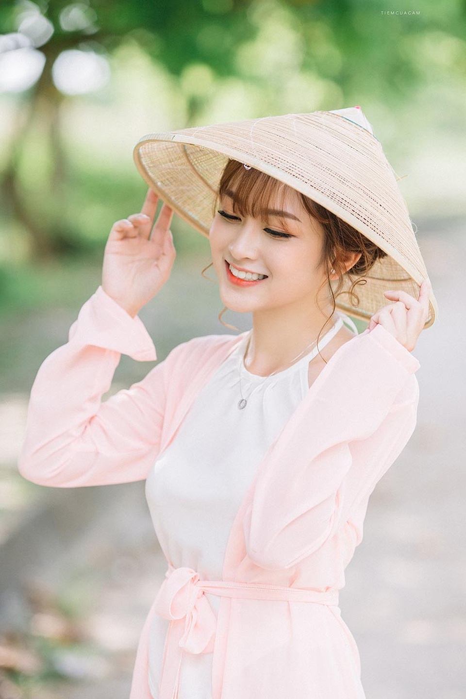 Nét duyên thầm của thiếu nữ quê quan họ Bắc Ninh trong bộ áo yếm - 3 Nét duyên thầm của thiếu nữ quê quan họ Bắc Ninh trong bộ áo yếm - 3