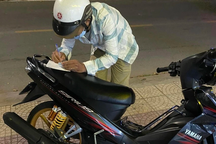 Muốn bán xe phải có giấy xác nhận độc thân?