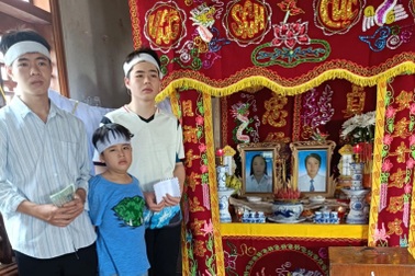 Trường đại học miễn học phí cho sinh viên mất cha mẹ trong lũ