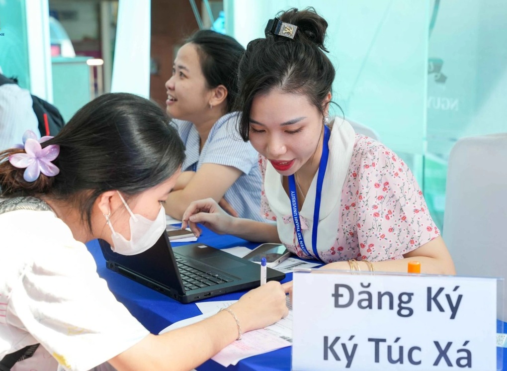 Chị cùng phòng trọ nghiện nói chuyện sex, nữ sinh năm nhất bỏ chạy giữa đêm - 3 Chị cùng phòng trọ nghiện nói chuyện sex, nữ sinh năm nhất bỏ chạy giữa đêm - 3