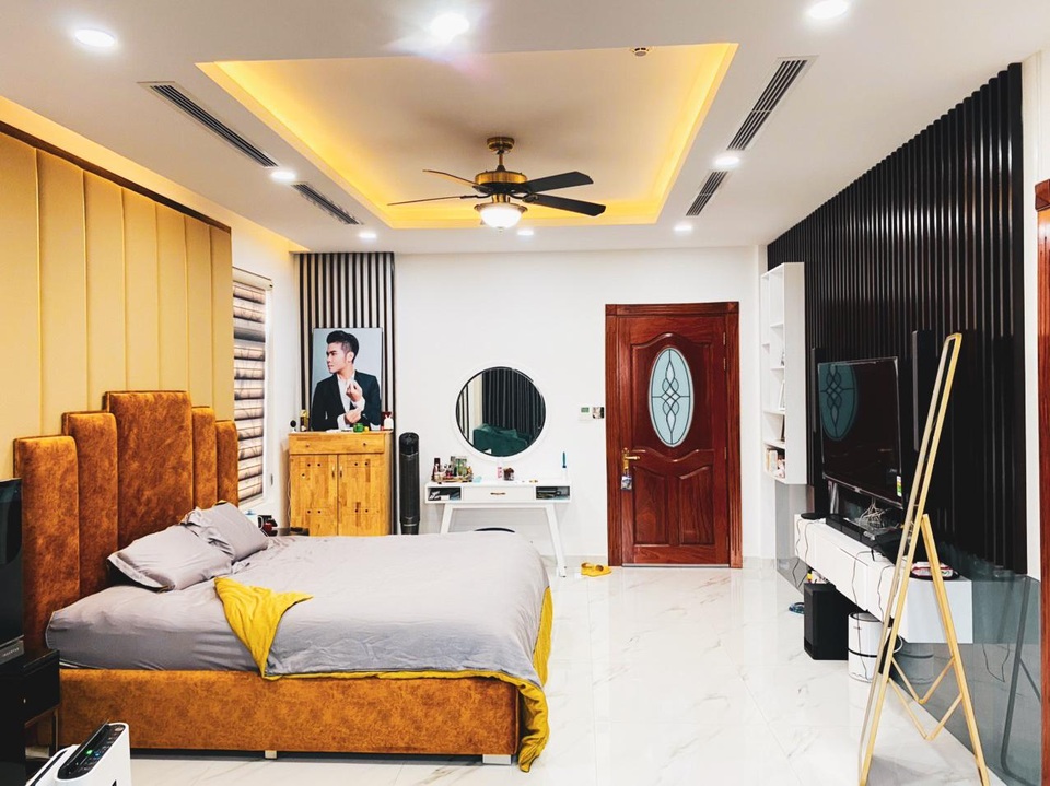 Biệt thự lộng lẫy ẩn giấu cả vườn cây xanh mát giữa lòng Sài Gòn - 11