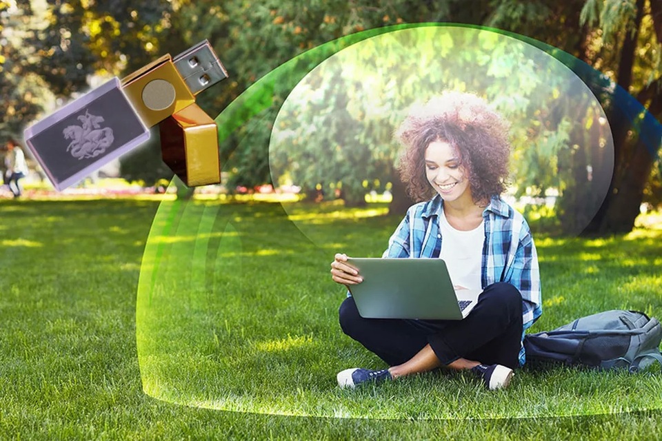 Sợ bị nhiễm bệnh từ mạng 5G, nhiều người mua “thiết bị bảo vệ” giá 400 USD - 1 Sợ bị nhiễm bệnh từ mạng 5G, nhiều người mua “thiết bị bảo vệ” giá 400 USD - 1