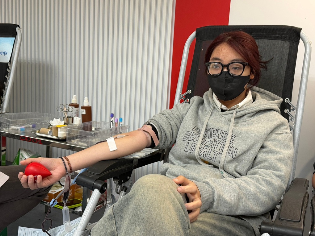 Thiếu 31.000 đơn vị máu, bệnh viện nhận máu hiến xuyên Tết - 2