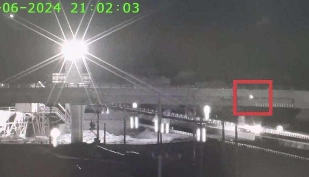 Ô tô tiếp tục bị ném đá khi chạy qua cao tốc Cam Lâm - Vĩnh Hảo - 1