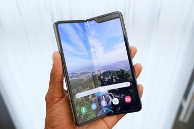 Loạt smartphone giá hàng chục triệu đồng bán tại Việt Nam