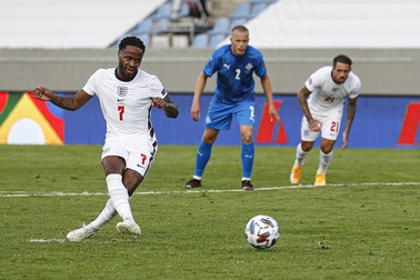 Tuyển Anh thắng Iceland nhờ quả phạt đền ở phút bù giờ