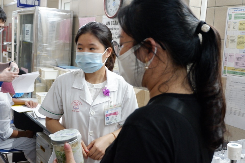 Vụ pate Minh Chay: Khẩn cấp nhập thuốc hiếm 8.000 USD giải độc bệnh nhân - 5 Vụ pate Minh Chay: Khẩn cấp nhập thuốc hiếm 8.000 USD giải độc bệnh nhân - 5