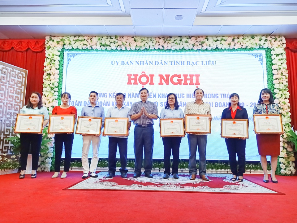 Danh hiệu văn hóa phải mang đến đổi mới thực sự! - 2 Danh hiệu văn hóa phải mang đến đổi mới thực sự! - 2