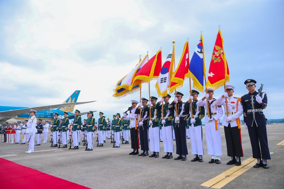 Chuyến thăm đầu tiên và 34 hoạt động của Thủ tướng ở Hàn Quốc - 4 Chuyến thăm đầu tiên và 34 hoạt động của Thủ tướng ở Hàn Quốc - 4