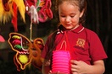 Trung thu ấm áp tại Hệ thống Trường DLQT Việt Úc