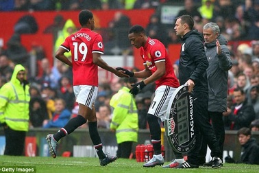 Mourinho và “vũ khí” nguy hiểm từ băng ghế dự bị