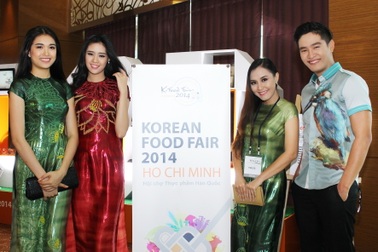 Dàn "sao" khám phá ẩm thực xứ Hàn