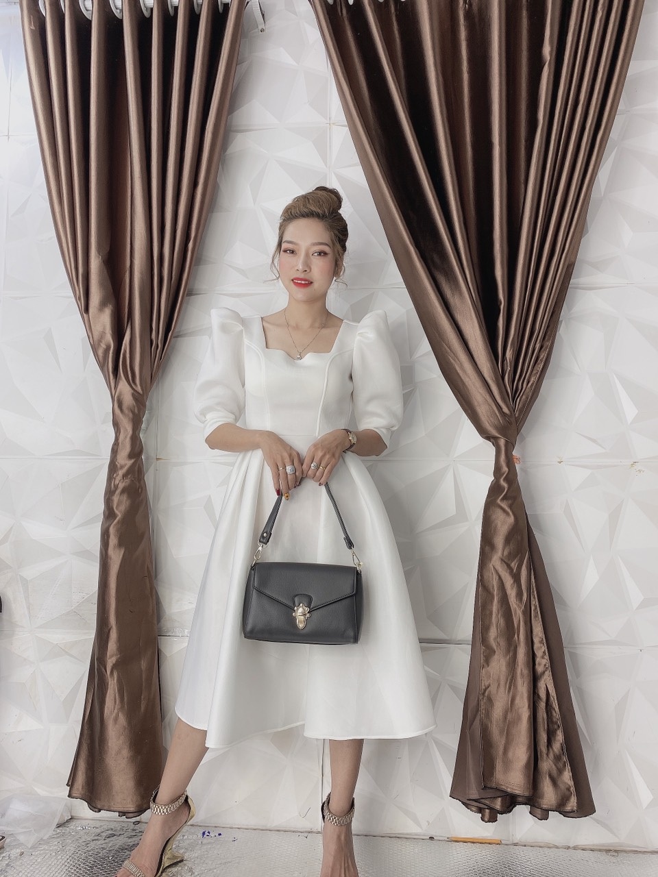 Trần Thu Thủy Store tư vấn cách chọn túi xách cho dân văn phòng - 3 Trần Thu Thủy Store tư vấn cách chọn túi xách cho dân văn phòng - 3