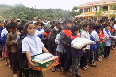 Quảng Bình: Ấm áp "Xuân biên giới"