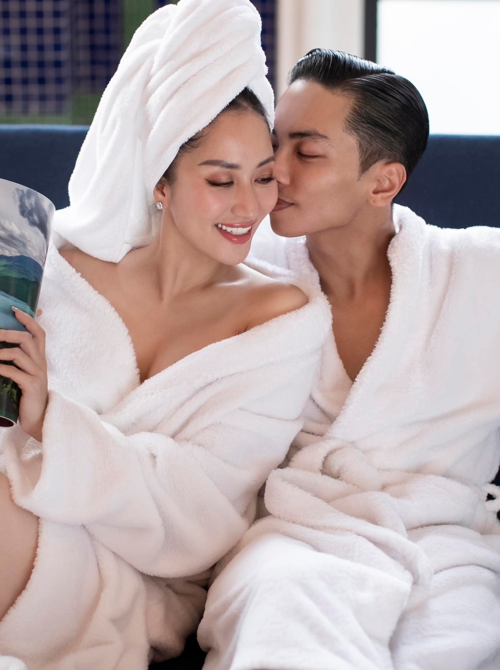 Khánh Thi mang bầu lần 3: Sắp sinh vẫn khoe dáng gợi cảm, ông xã cưng chiều - 4 Khánh Thi mang bầu lần 3: Sắp sinh vẫn khoe dáng gợi cảm, ông xã cưng chiều - 4