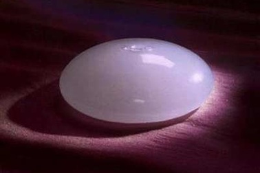FDA: Tuổi thọ của túi nâng ngực tối đa là 10 năm