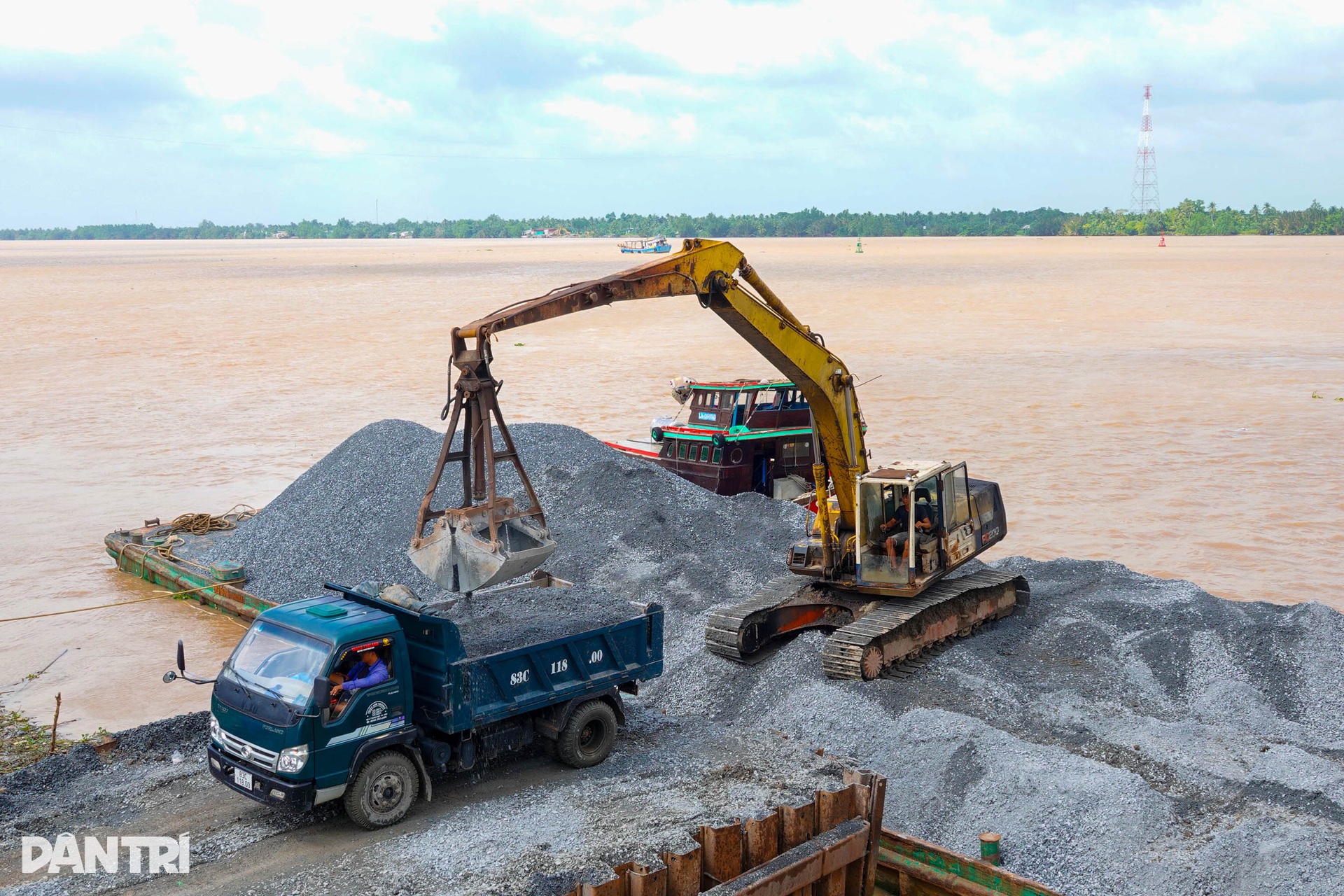 Cầu vượt sông Hậu nối Cần Thơ - Vĩnh Long chính thức thông xe tạm - 5 Cầu vượt sông Hậu nối Cần Thơ - Vĩnh Long chính thức thông xe tạm - 5
