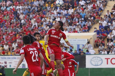 Vòng 26 V-League 2015: B.Bình Dương nâng cúp trên sân Cao Lãnh