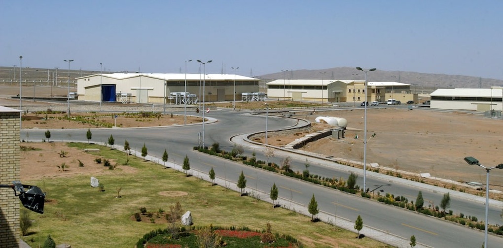 Israel không kích trúng cơ sở hạt nhân dưới lòng đất của Iran - 1 Israel không kích trúng cơ sở hạt nhân dưới lòng đất của Iran - 1