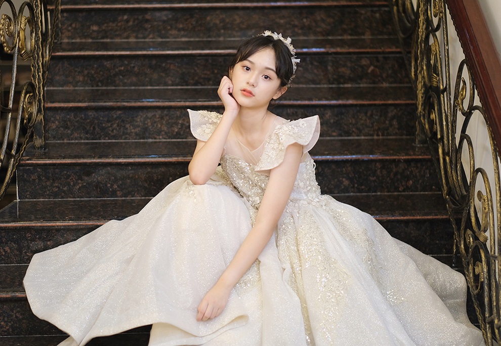 Tiểu mỹ nhân màn ảnh Hoa ngữ nổi tiếng từ 2 tuổi giờ ra sao? - 10 Tiểu mỹ nhân màn ảnh Hoa ngữ nổi tiếng từ 2 tuổi giờ ra sao? - 10