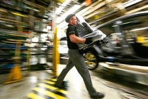 Tỷ lệ thất nghiệp của Anh thấp kỷ lục nhưng đời sống lao động khó khăn