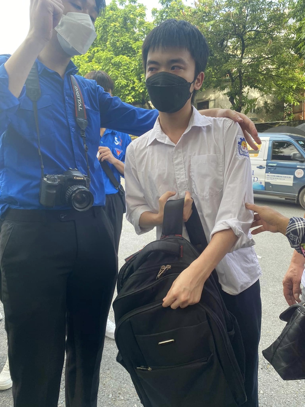 Nam sinh Hà Nội đói xỉu muộn thi 30 phút kể về chặng đường đi thi - 1 Nam sinh Hà Nội đói xỉu muộn thi 30 phút kể về chặng đường đi thi - 1