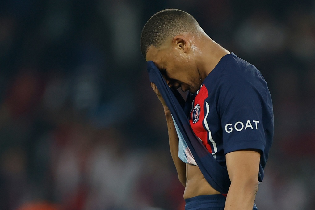 Bị PSG đối xử phũ phàng, Kylian Mbappe phản ứng ra sao? - 2 Bị PSG đối xử phũ phàng, Kylian Mbappe phản ứng ra sao? - 2