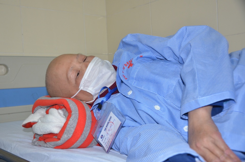 Người mẹ ung thư nghẹn ngào cầu xin các nhà hảo tâm thương 3 đứa con mồ côi - 2 Người mẹ ung thư nghẹn ngào cầu xin các nhà hảo tâm thương 3 đứa con mồ côi - 2