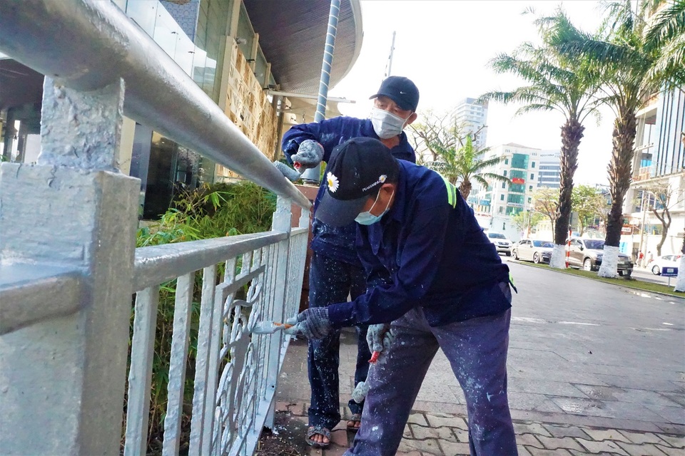 Đà Nẵng tất bật trang hoàng đường phố đón Tết - 5 Đà Nẵng tất bật trang hoàng đường phố đón Tết - 5