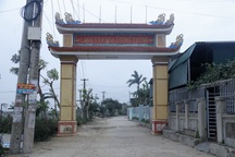 Về xã có hàng trăm người dân từng làm nghề... "tay gậy tay bị"