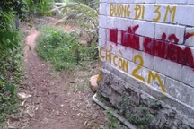 Doanh nghiệp “cướp” đường công cộng: Chính quyền bất lực?