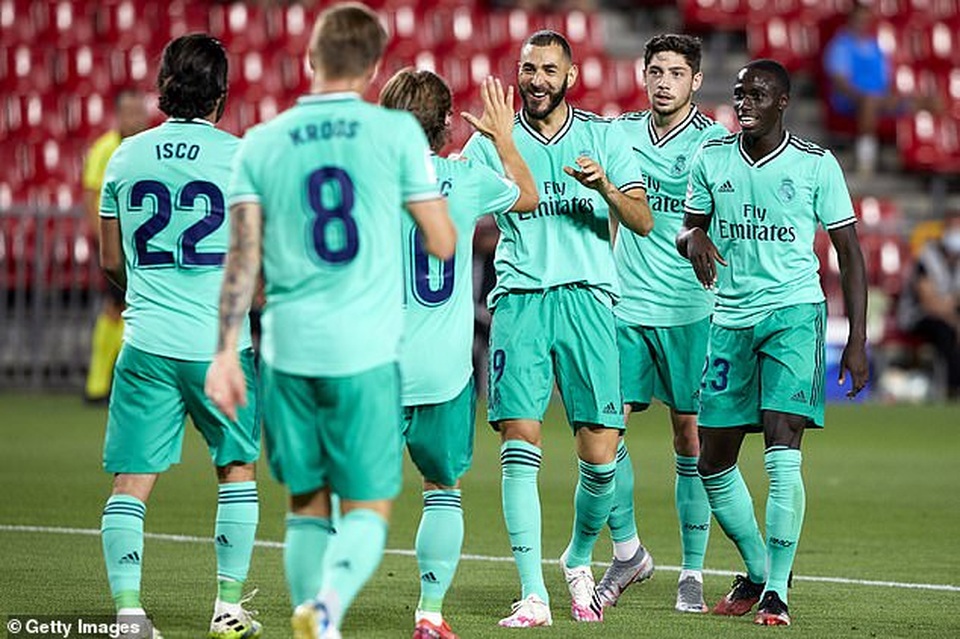 Benzema lập công, Real Madrid tiến gần đến chức vô địch La Liga - 9 Benzema lập công, Real Madrid tiến gần đến chức vô địch La Liga - 9