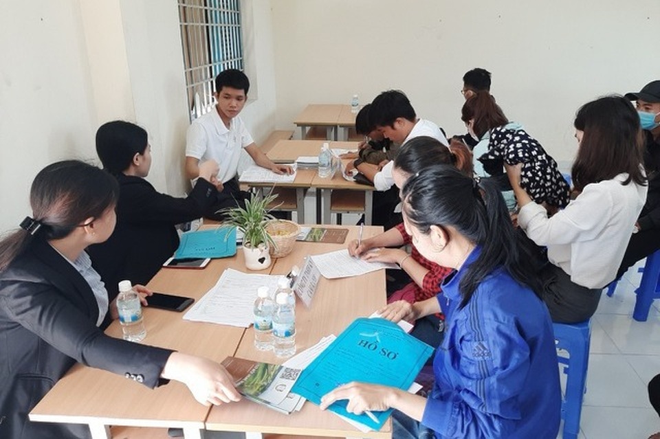Nhiều doanh nghiệp tuyển lao động giáp Tết, lương hơn 100 triệu đồng/tháng - 1 Nhiều doanh nghiệp tuyển lao động giáp Tết, lương hơn 100 triệu đồng/tháng - 1