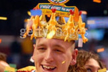 Ăn 182 chiếc cánh gà liên tiếp