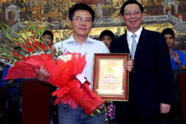 GS Ngô Bảo Châu nhận danh hiệu “Công dân ưu tú” thứ 11