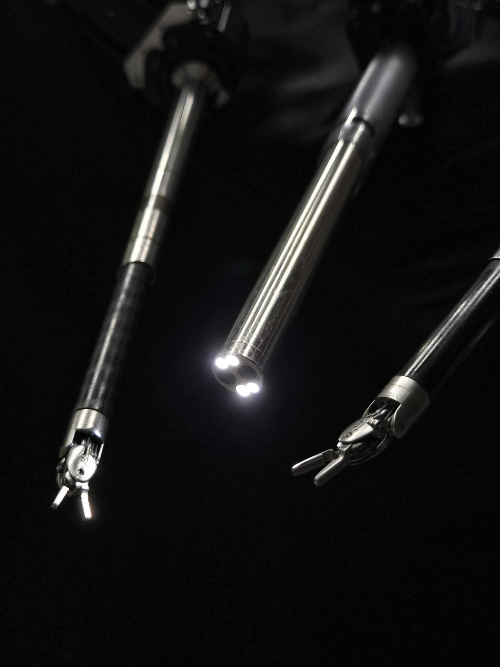Robot đầu tiên phẫu thuật tự động không cần con người, độ chính xác 100% - 2 Robot đầu tiên phẫu thuật tự động không cần con người, độ chính xác 100% - 2
