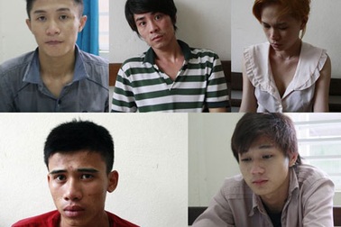 Bắt đối tượng mua bán “hàng đá” trước cổng bệnh viện