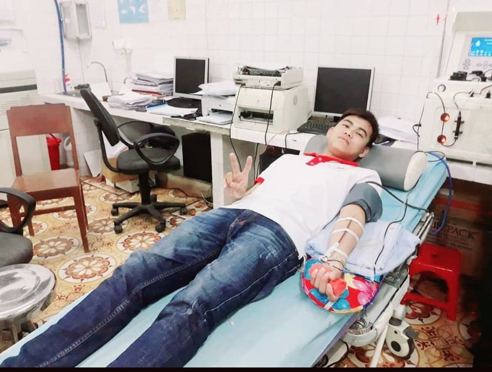 Chàng trai phố núi có lương tháng 20 triệu đồng từ mê .. mùi dầu sống - 1 Chàng trai phố núi có lương tháng 20 triệu đồng từ mê .. mùi dầu sống - 1