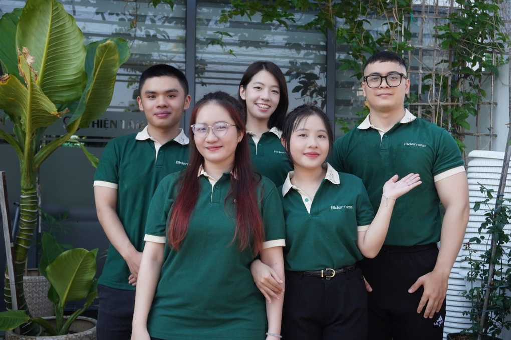 Sinh viên FPT phát triển mô hình lớp bán trú cho người cao tuổi - 4 Sinh viên FPT phát triển mô hình lớp bán trú cho người cao tuổi - 4