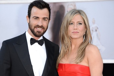 Jennifer Aniston ly dị Justin Theroux