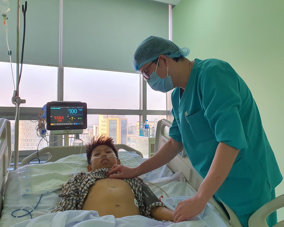 Tình cảnh nguy kịch của cậu bé 13 tuổi, tính mạng đếm ngược từng ngày - 1 Tình cảnh nguy kịch của cậu bé 13 tuổi, tính mạng đếm ngược từng ngày - 1