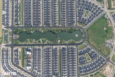 Bức tranh mùa hè ấm áp của loạt ông lớn bất động sản