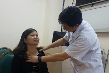 “Bóc” u bướu cổ không cần phẫu thuật