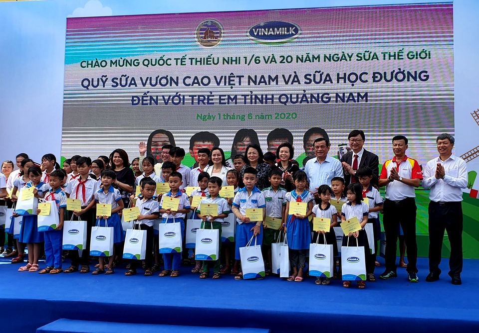 Sữa học đường đến với trẻ em tỉnh Quảng Nam - 1 Sữa học đường đến với trẻ em tỉnh Quảng Nam - 1