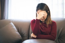 Phát hiện nhóm chat "hư hỏng" của chồng, vợ lập tức đòi ly thân